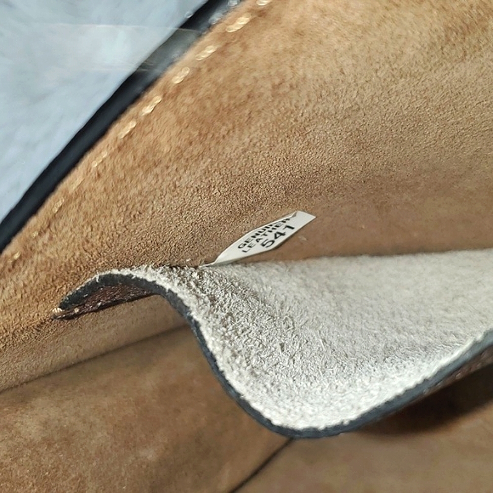 Gianni Chiarini Made in Italy Metallic Leather Crossbody Bag - Picture 4 of 12